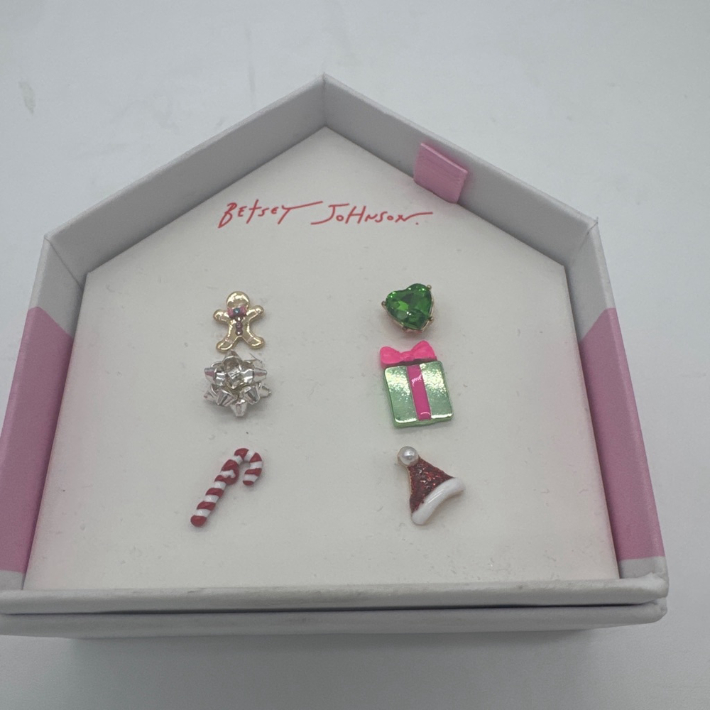 BETSEY JOHNSON Christmas Stud Earrings Gift Set